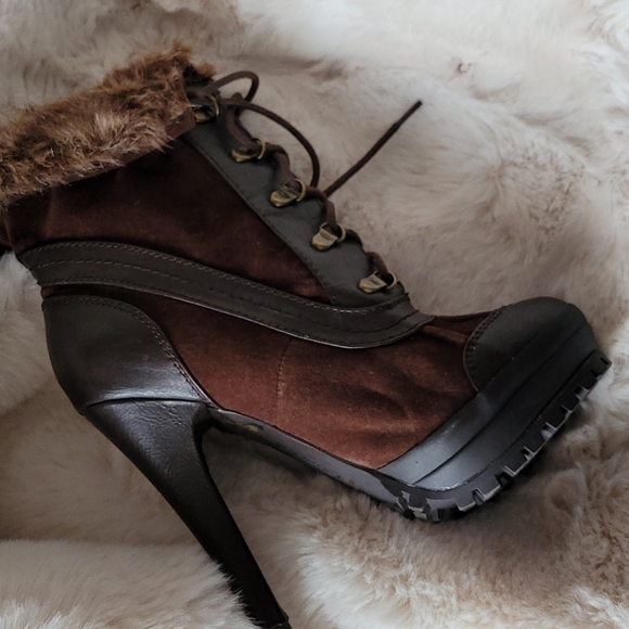 Ladies boots (NWOT) - Picture 8 of 8